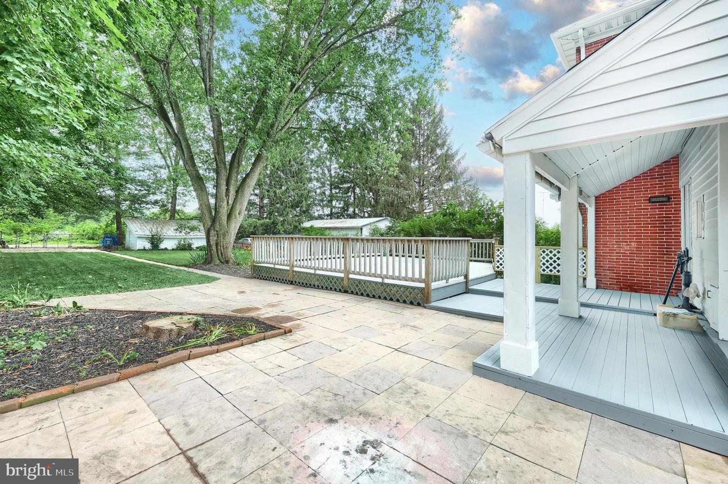 415 Lincoln Way W Property Photo 44
