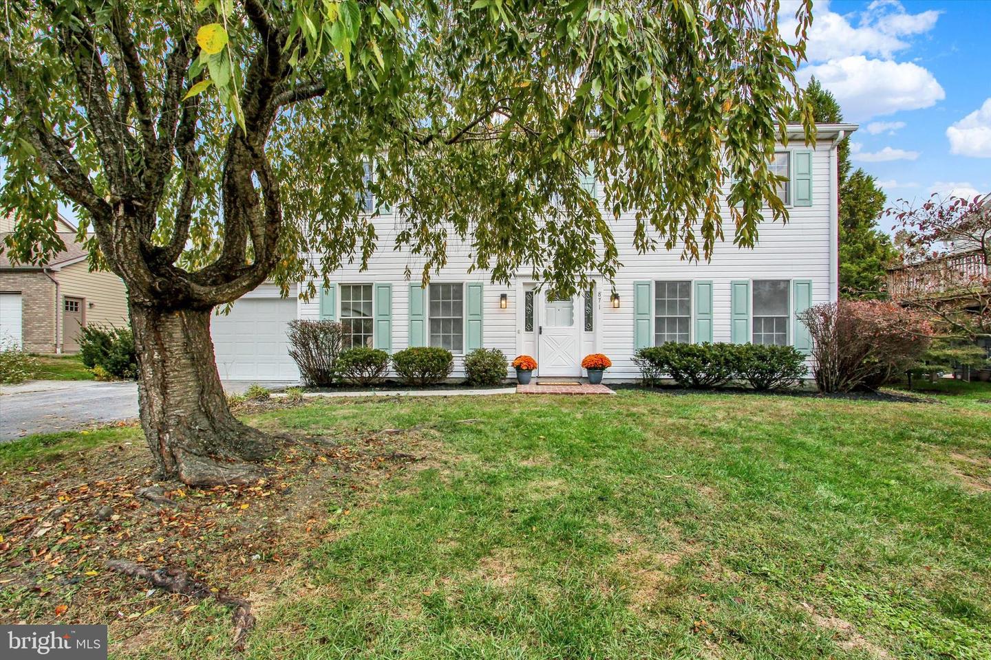 871 Sherman Dr Property Photo 1