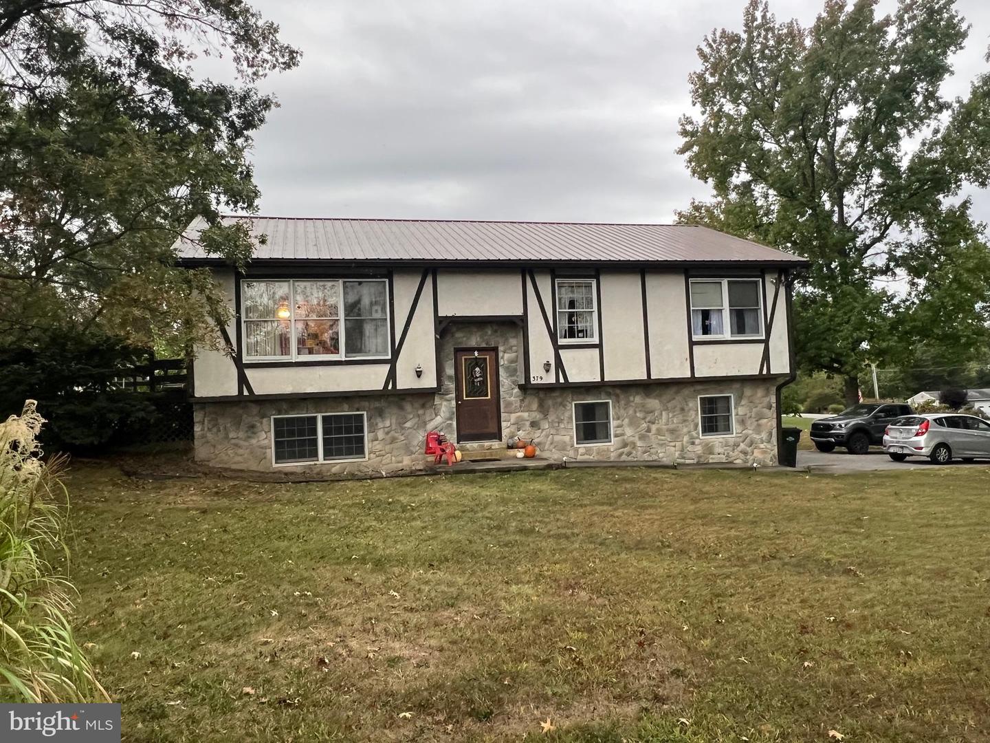 379 Lake Meade Dr Property Photo 1