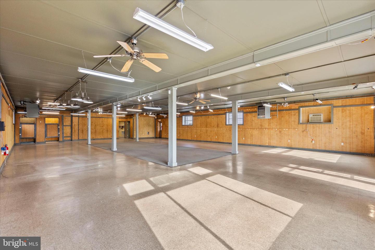 426 Lincolnway W Property Photo 8