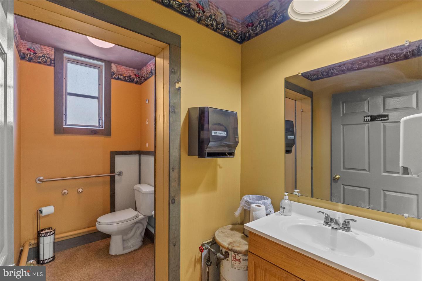 426 Lincolnway W Property Photo 13