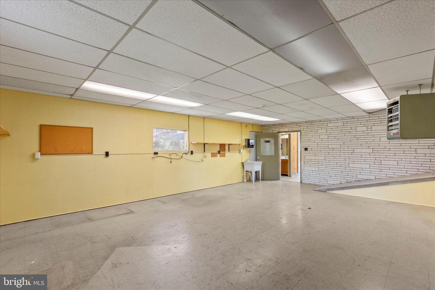 426 Lincolnway W Property Photo 16