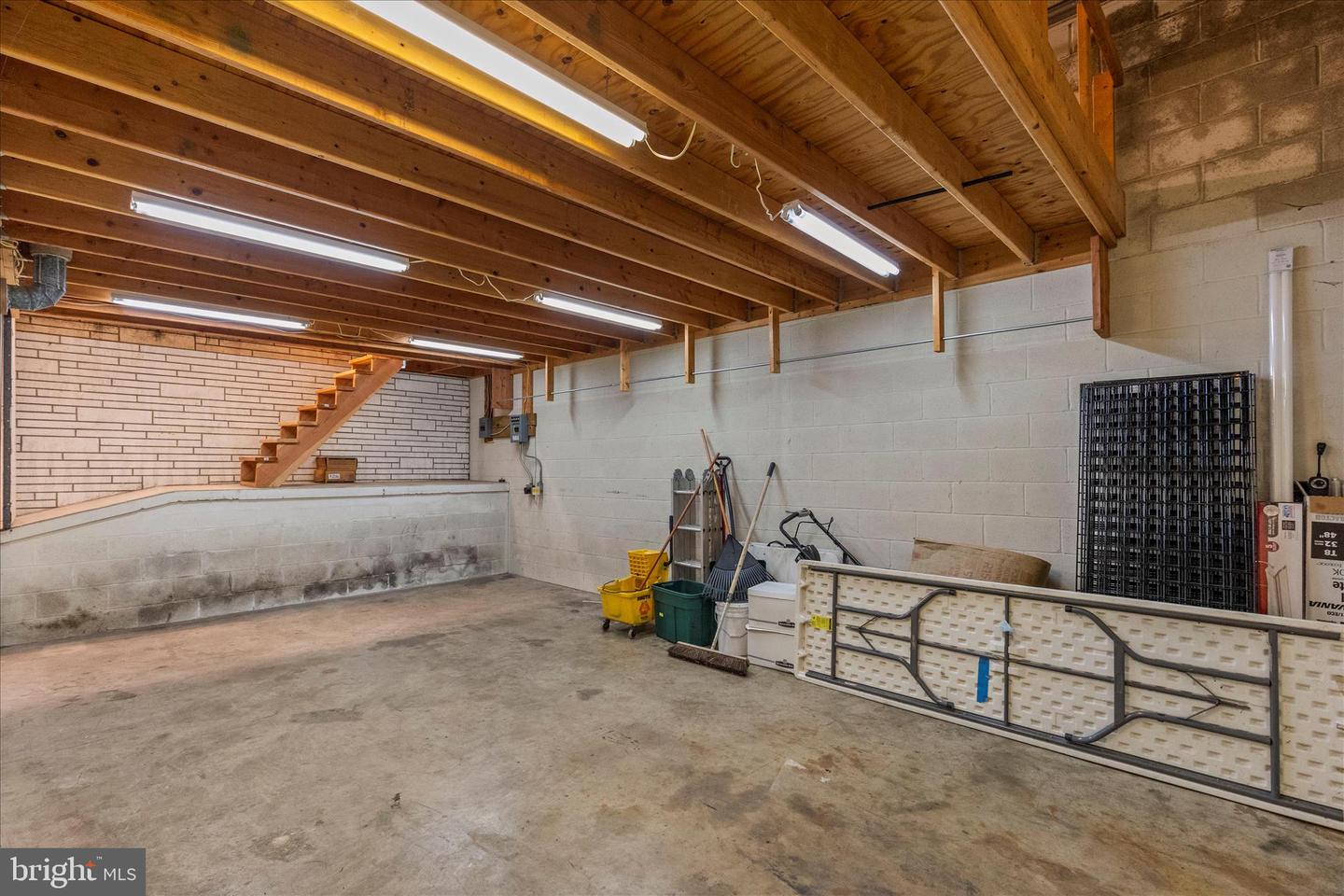 426 Lincolnway W Property Photo 17
