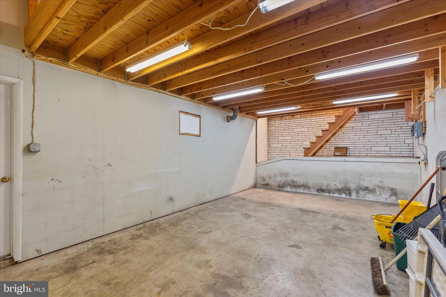 426 Lincolnway W Property Photo 18