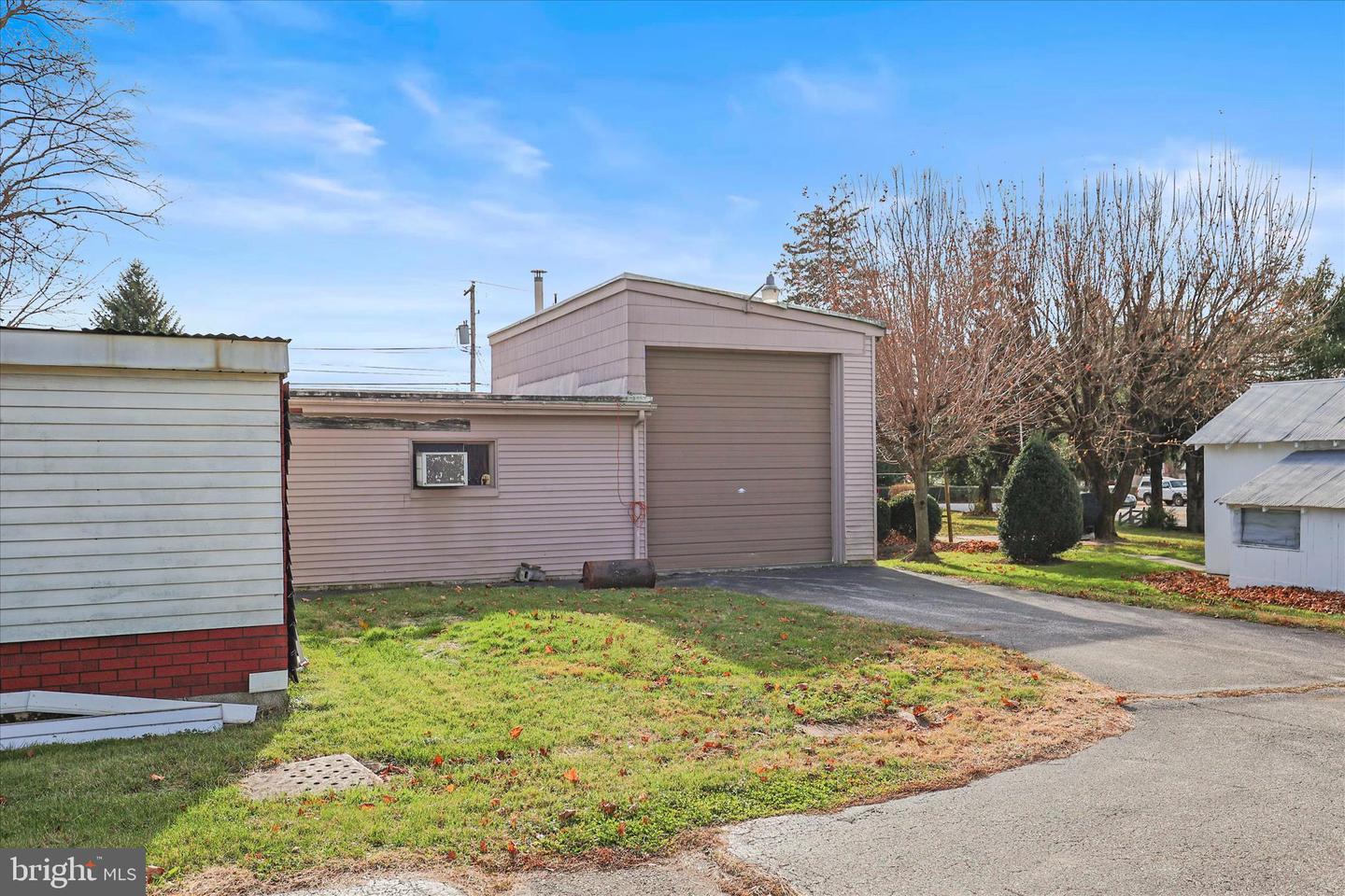 426 Lincolnway W Property Photo 23