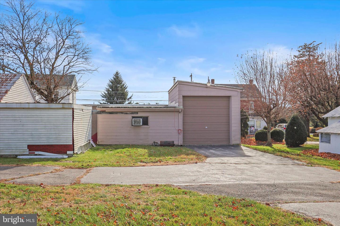 426 Lincolnway W Property Photo 24