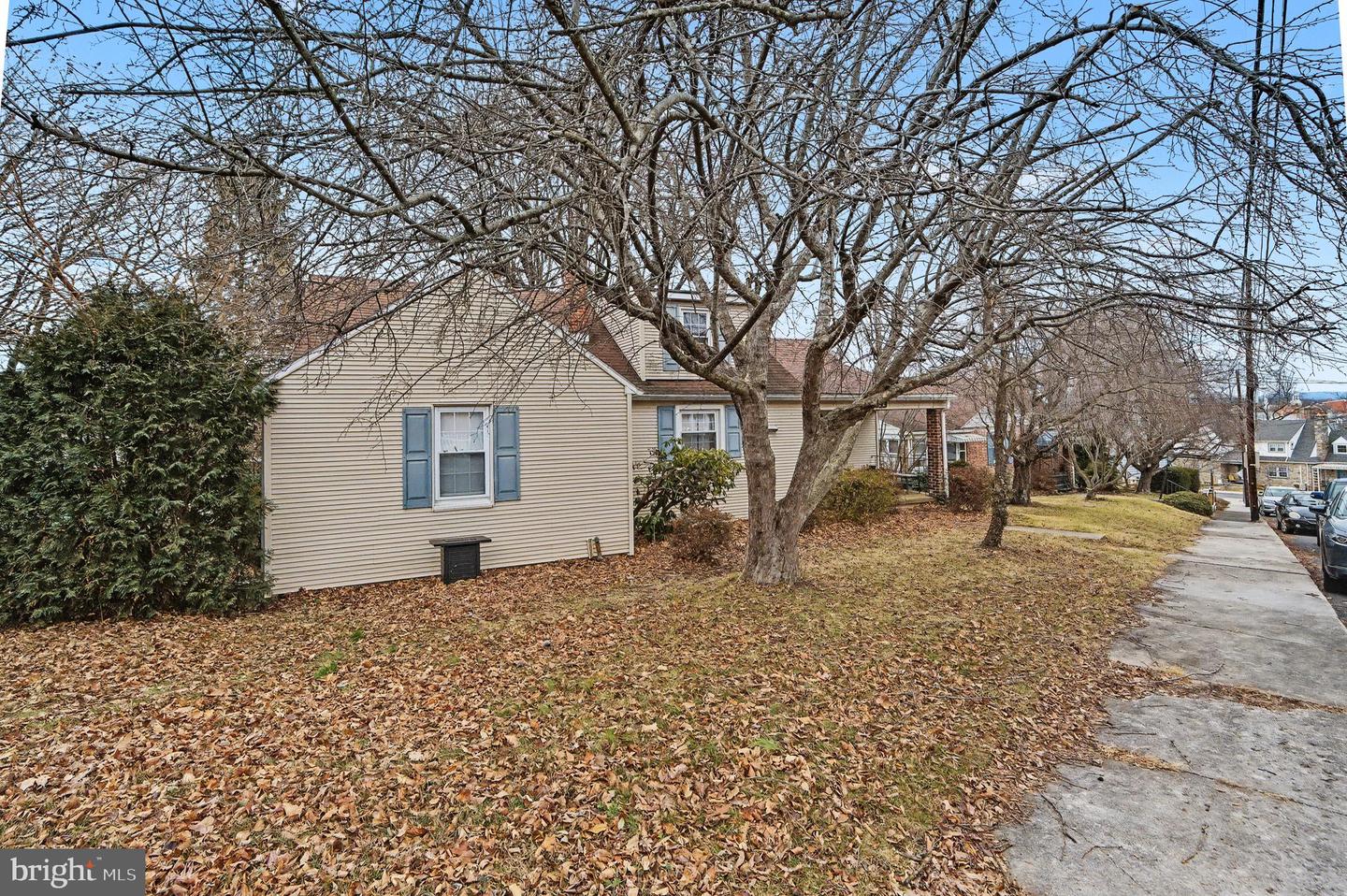 533 Hillcrest Pl Property Photo 29