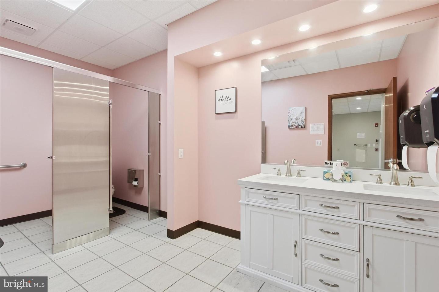 14 E Hanover Property Photo 15