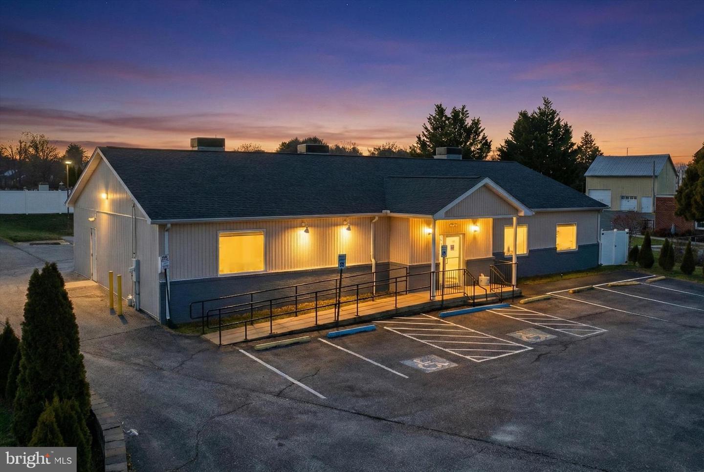 14 E Hanover Property Photo 32