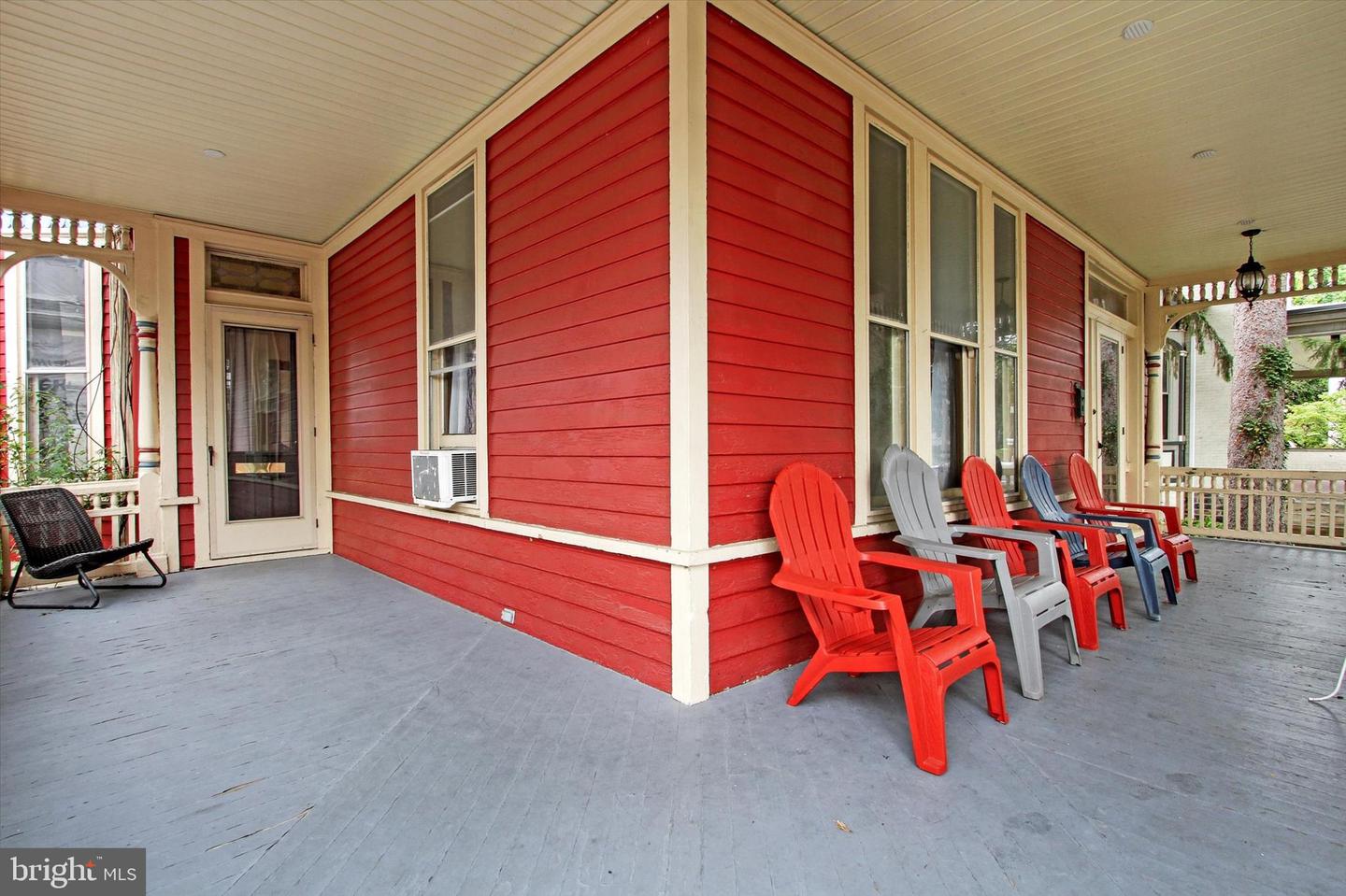 204 Carlisle St Property Photo 4