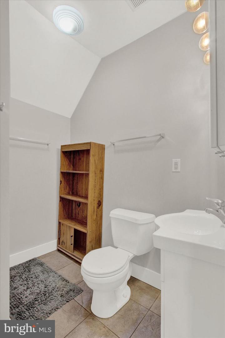 204 Carlisle St Property Photo 25