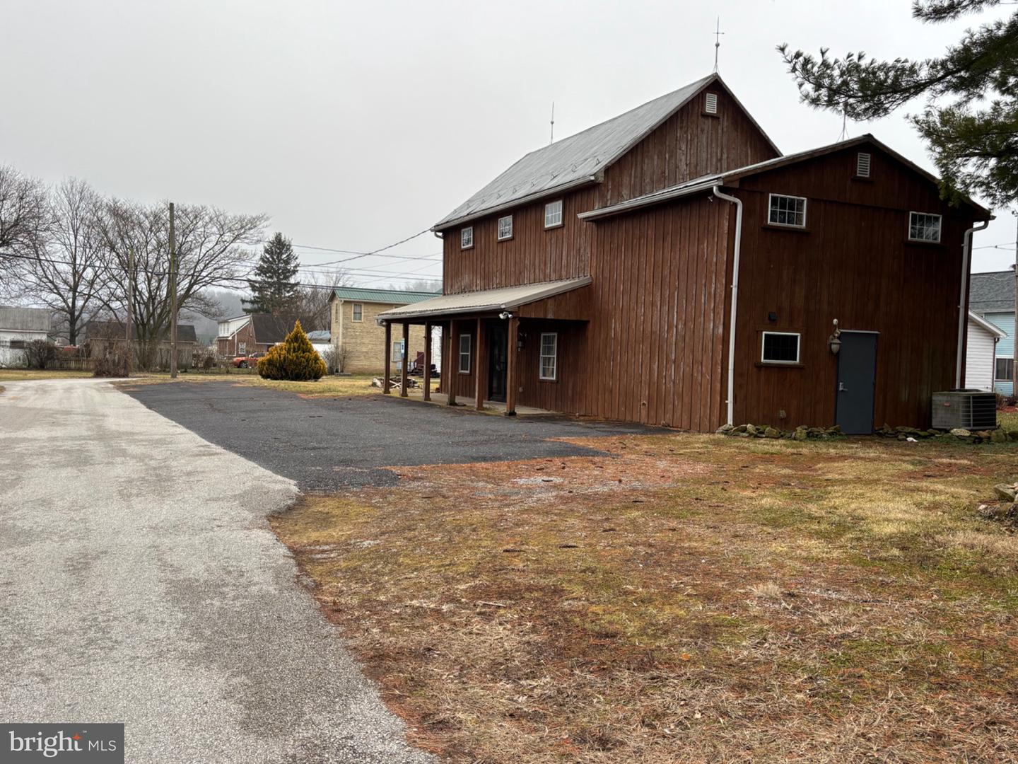 202 E Main St #rear Property Photo 3
