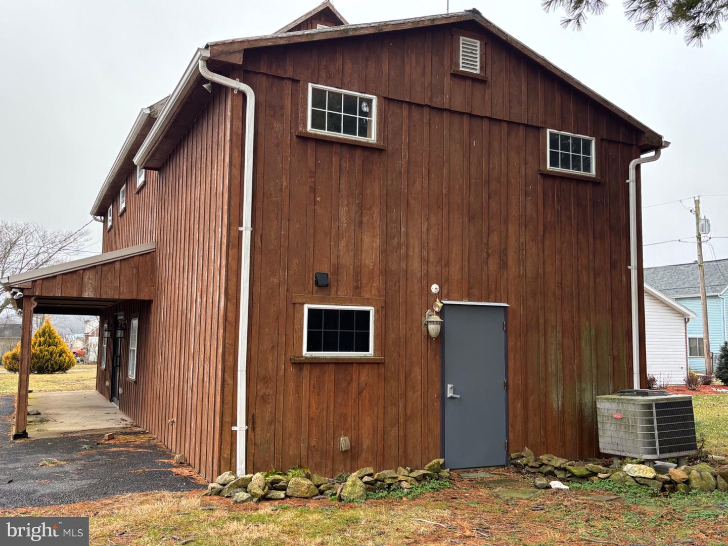 202 E Main St #rear Property Photo 5