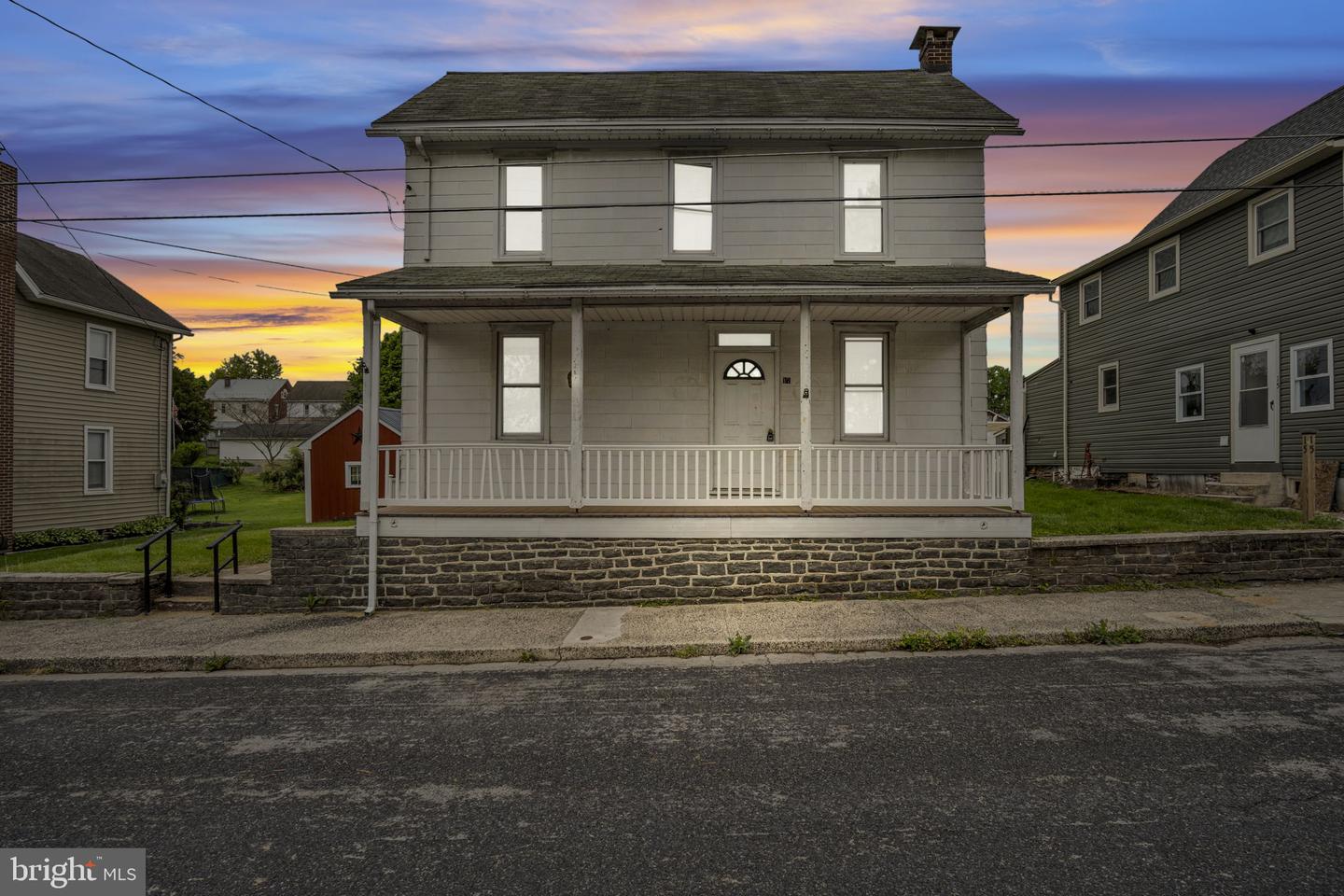 17 Penn St Property Photo 1