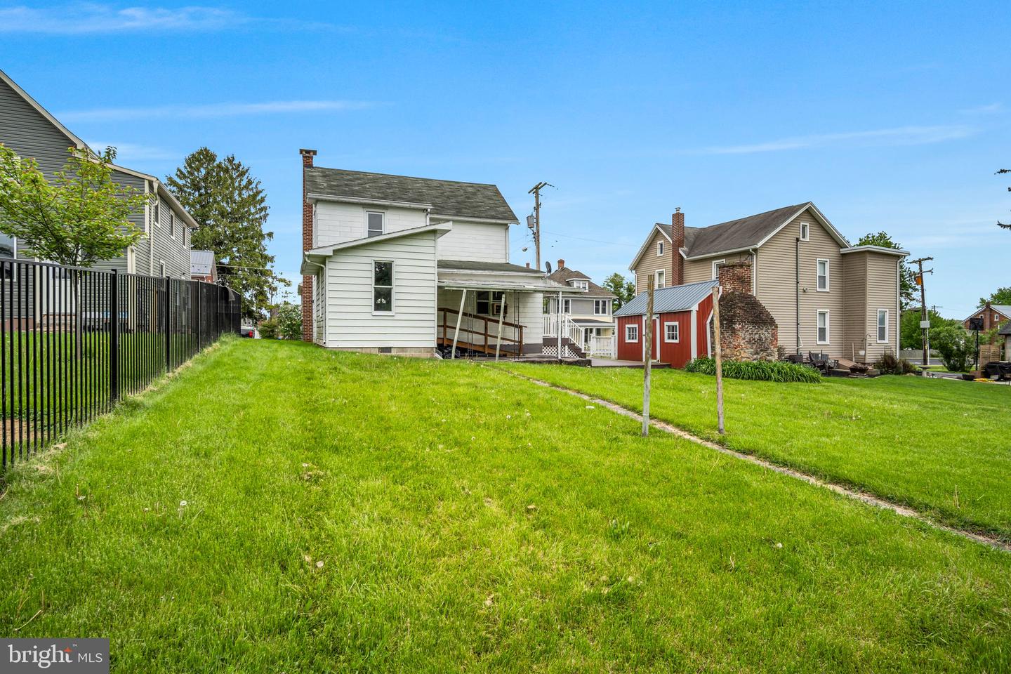 17 Penn St Property Photo 28