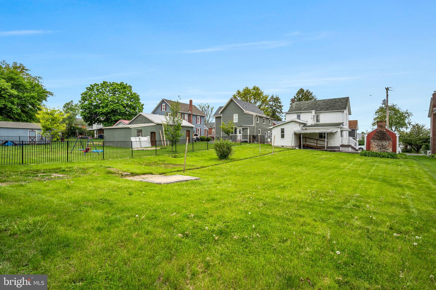 17 Penn St Property Photo 29