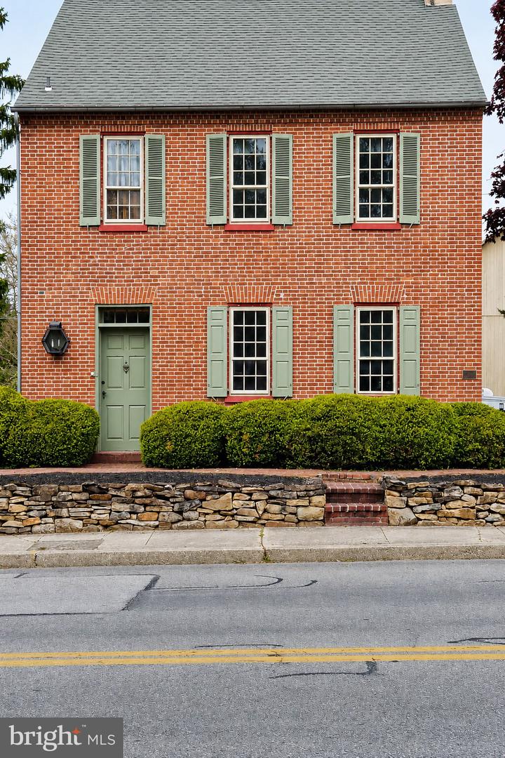 206 E KING ST