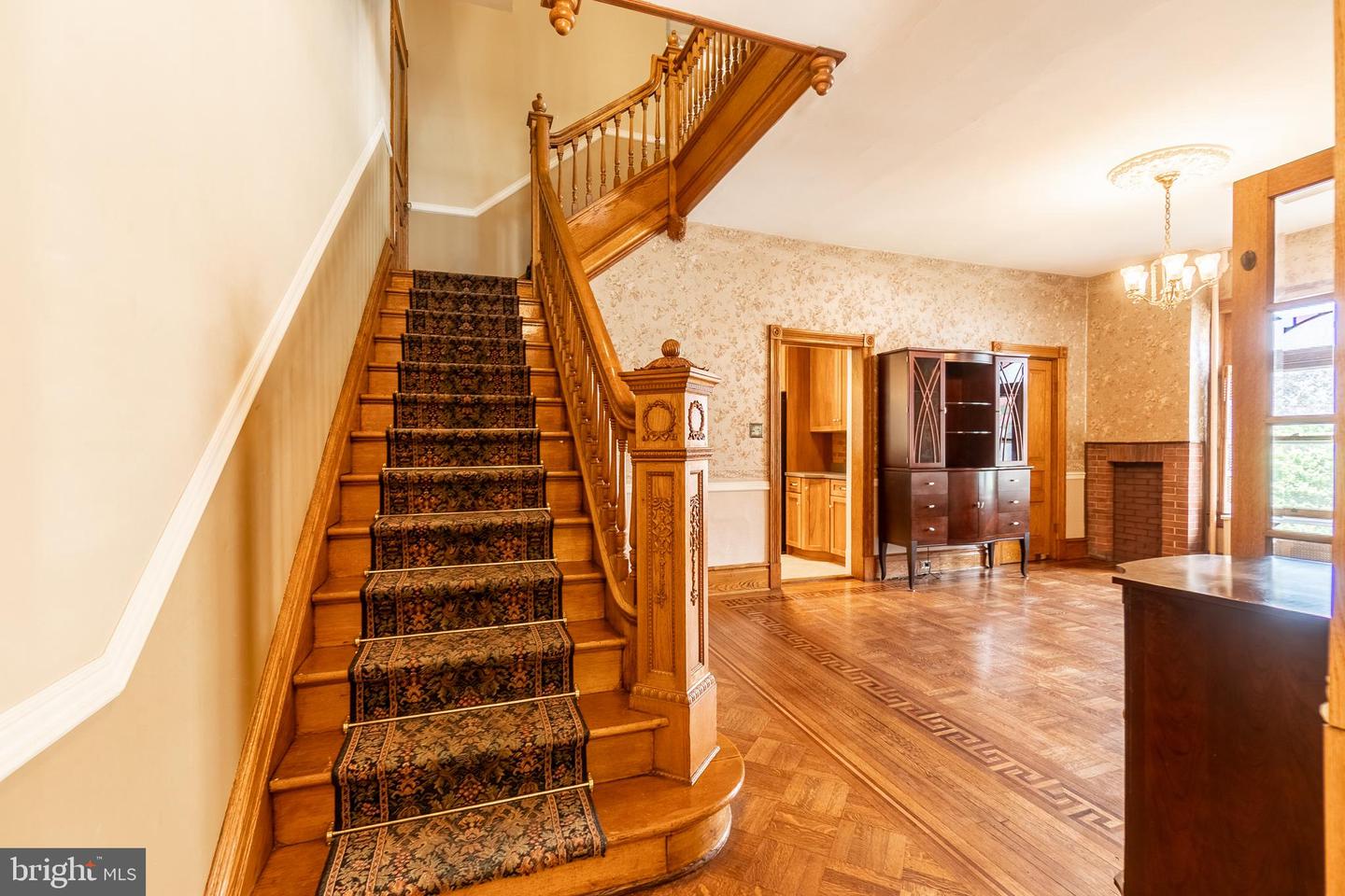 300 Lincoln Way W Property Photo 15