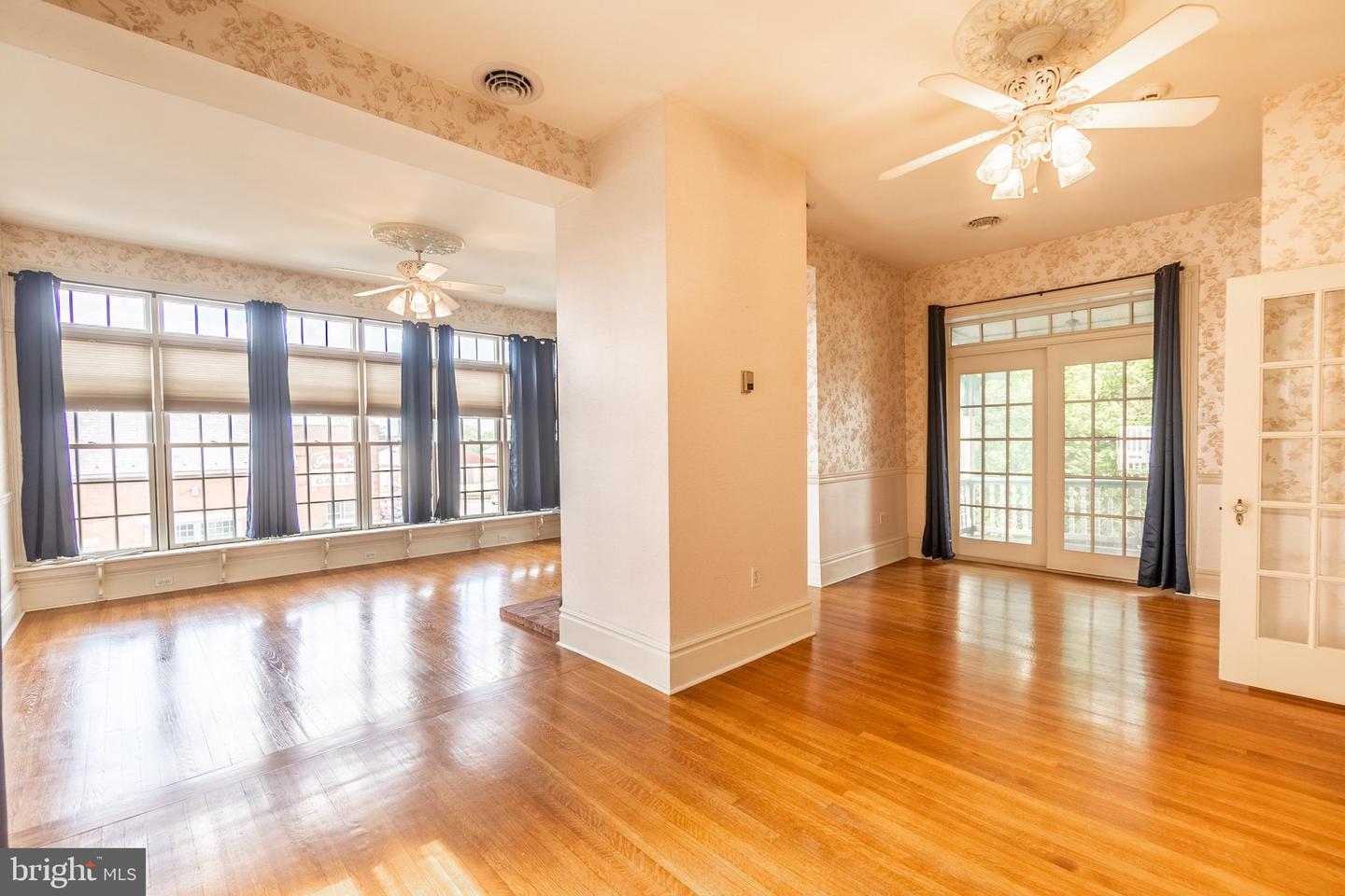 300 Lincoln Way W Property Photo 17