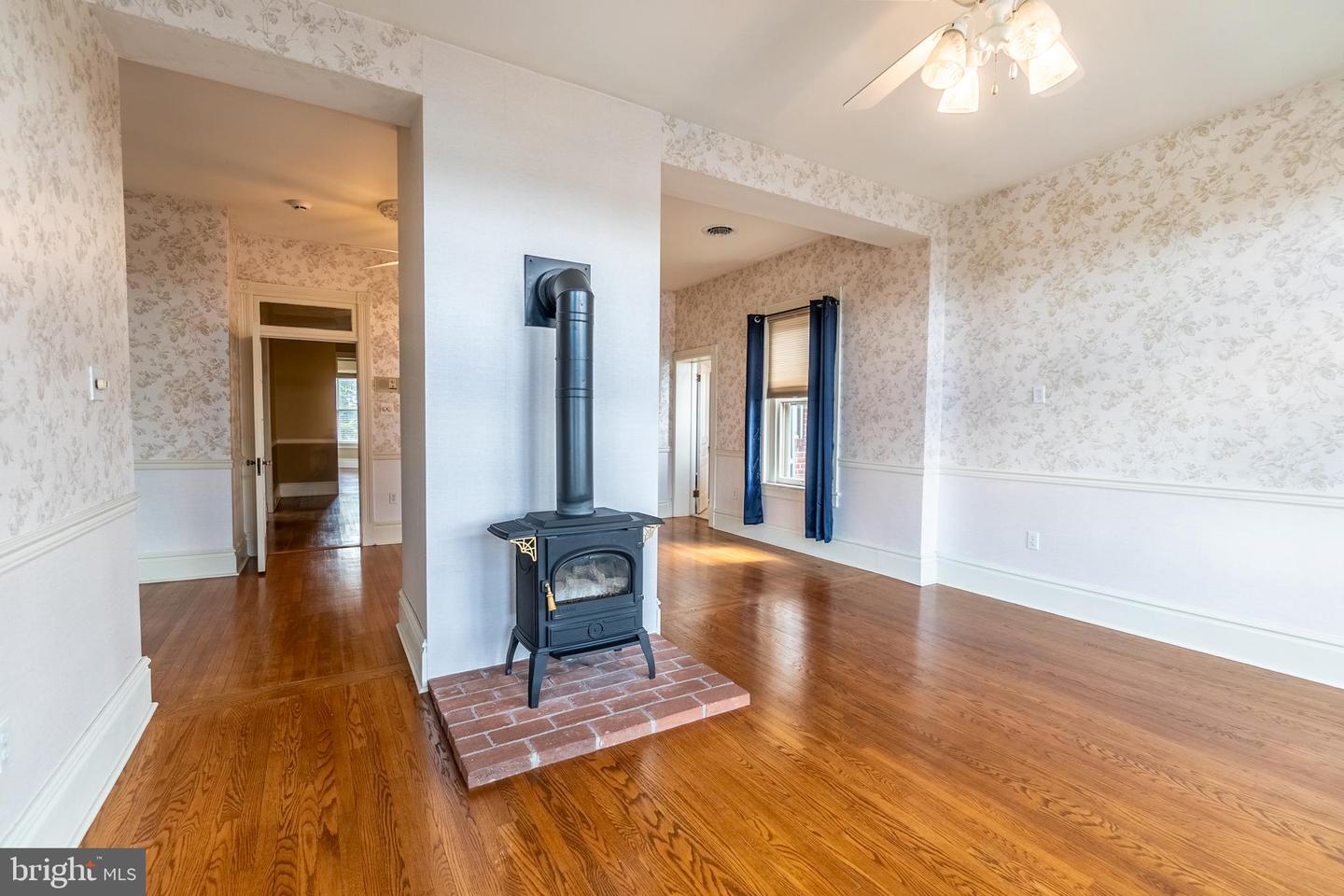 300 Lincoln Way W Property Photo 19
