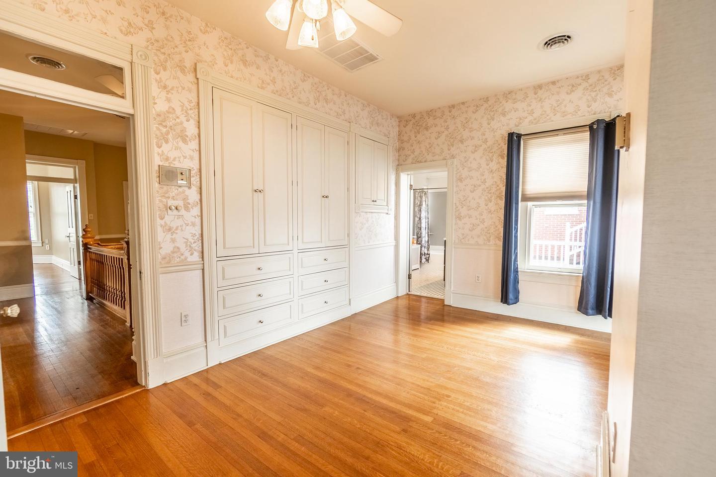 300 Lincoln Way W Property Photo 20