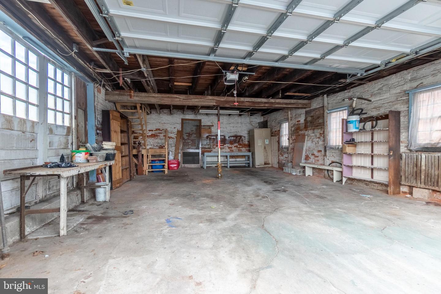 300 Lincoln Way W Property Photo 32
