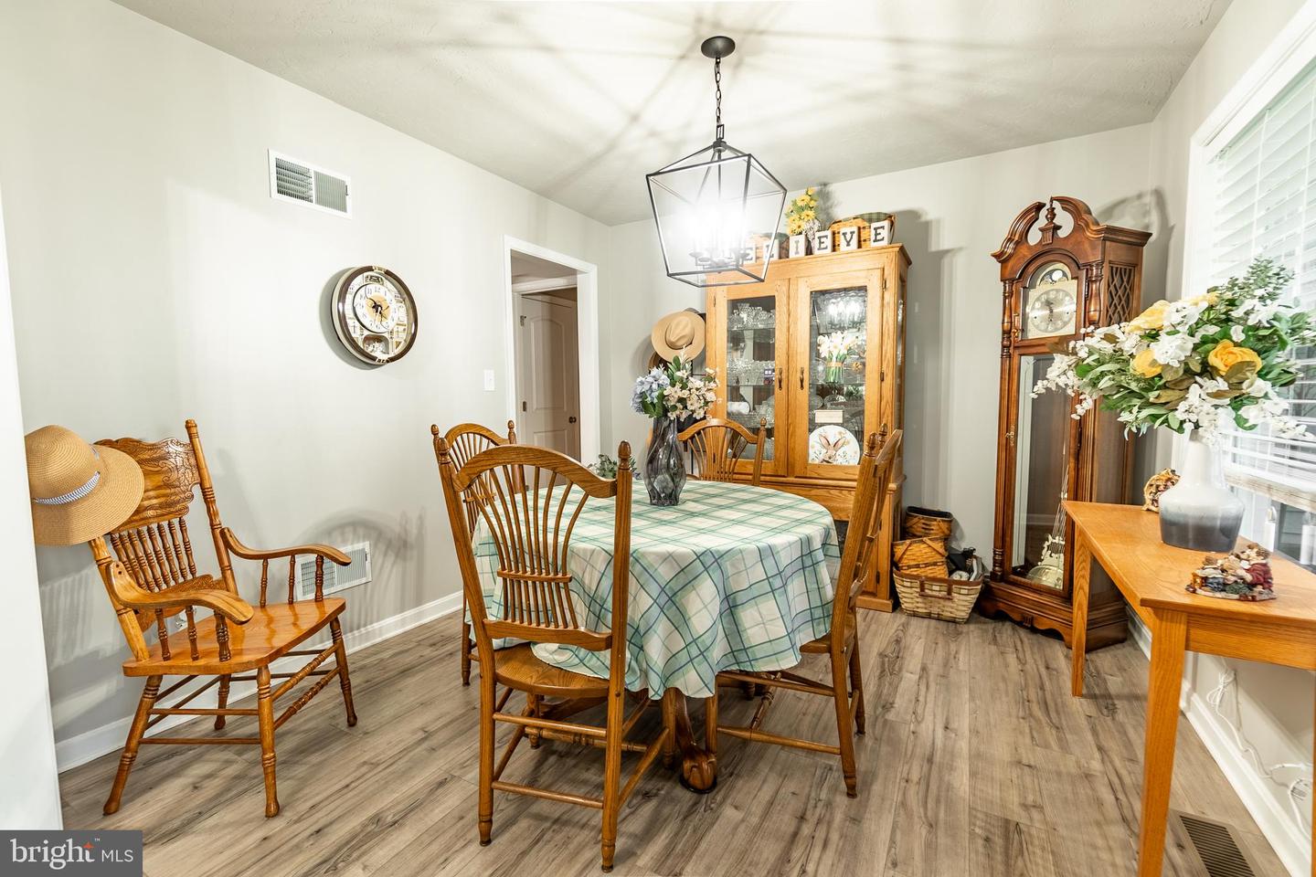 141 Oxford Blvd Property Photo 4