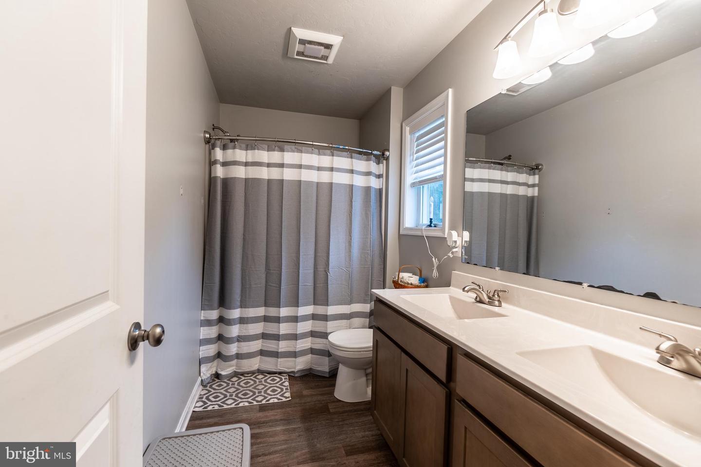 141 Oxford Blvd Property Photo 21