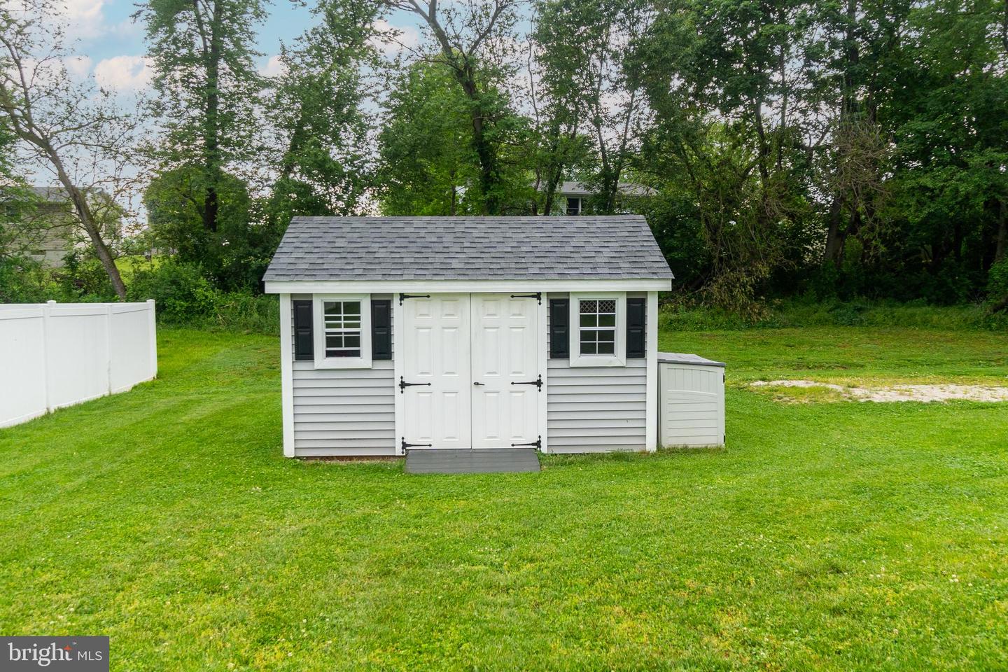 141 Oxford Blvd Property Photo 29