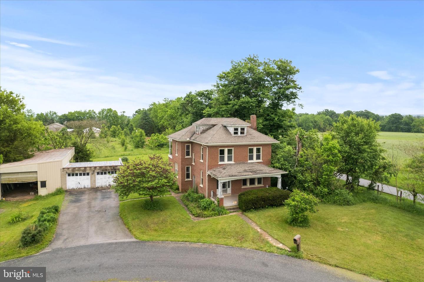 355 Winding Ln Property Photo 1