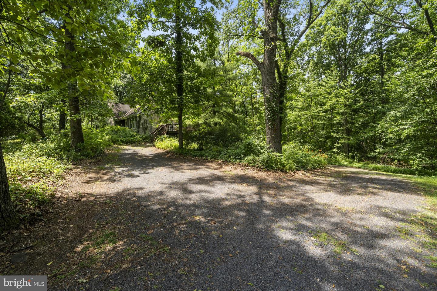 275 Hoffman Rd Property Photo 3