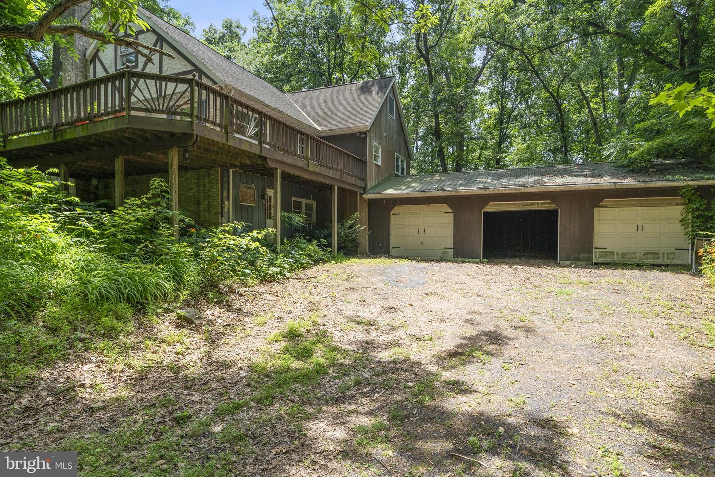 275 Hoffman Rd Property Photo 5