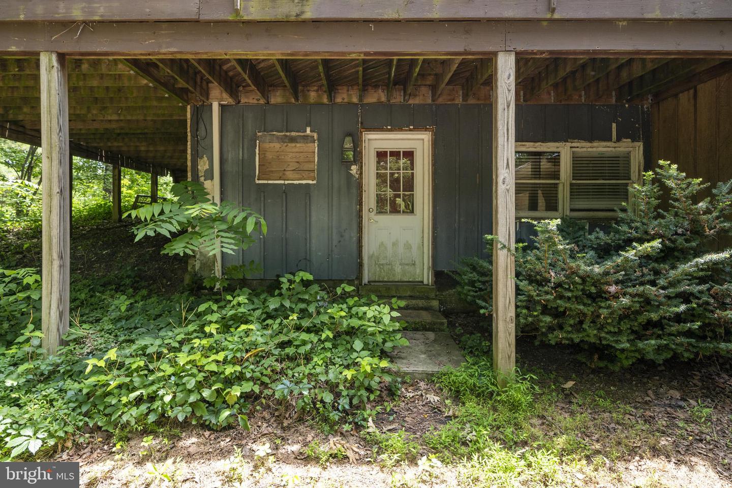 275 Hoffman Rd Property Photo 6