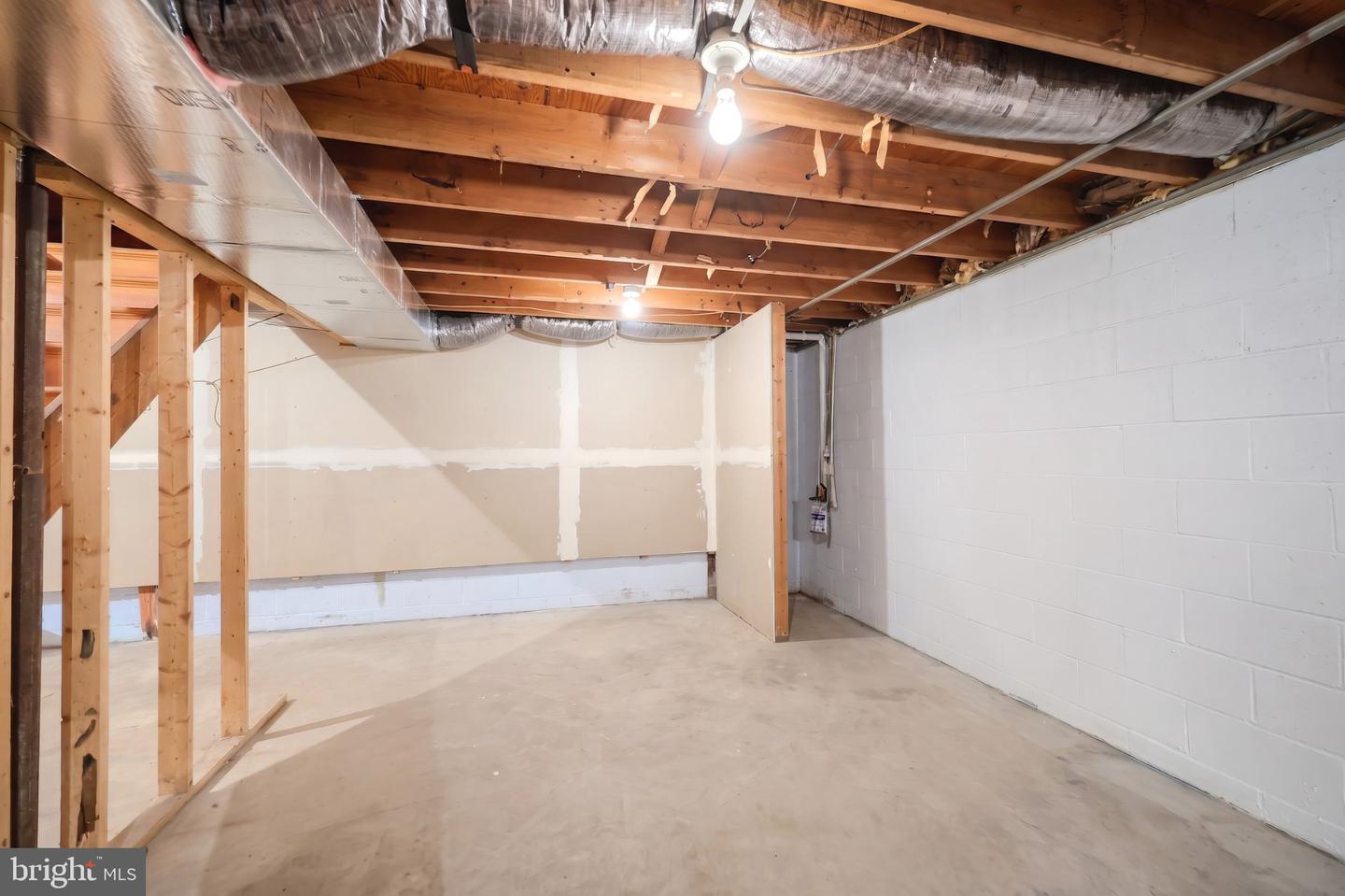 7 Elm Ave Property Photo 17