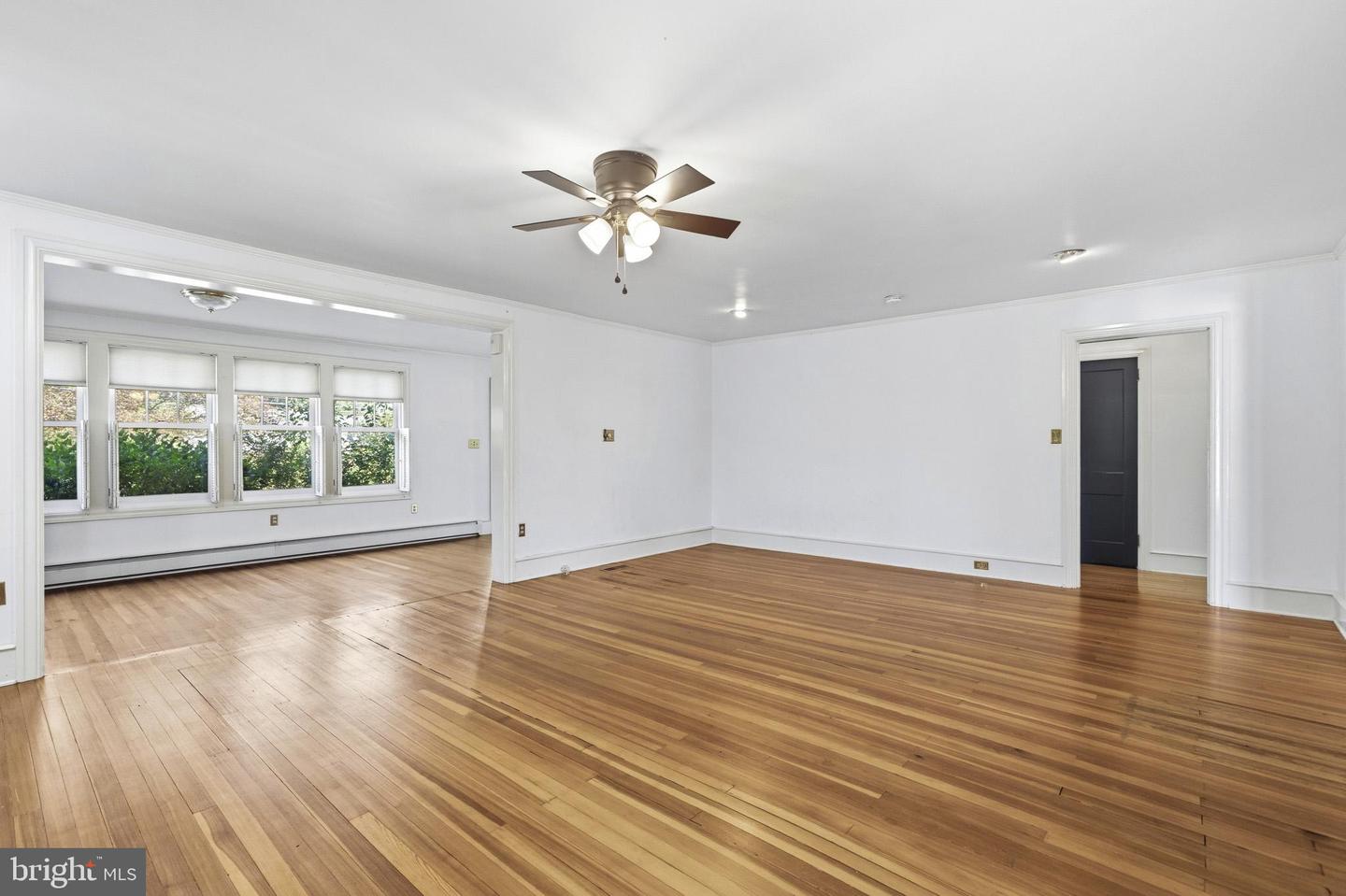 956 Fairfield Rd Property Photo 6