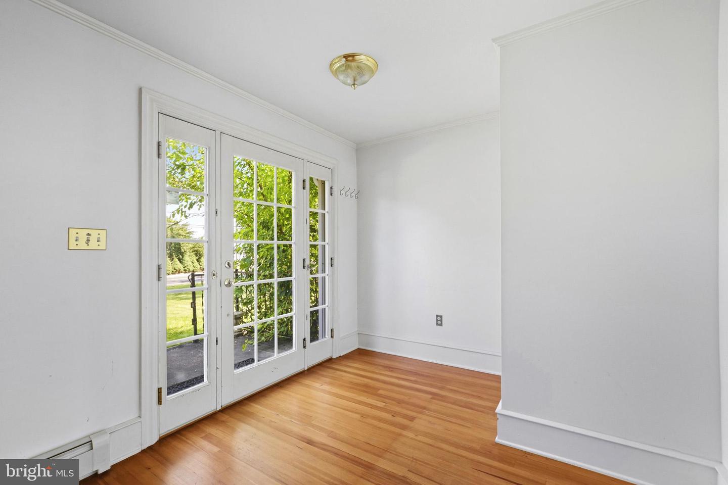 956 Fairfield Rd Property Photo 9