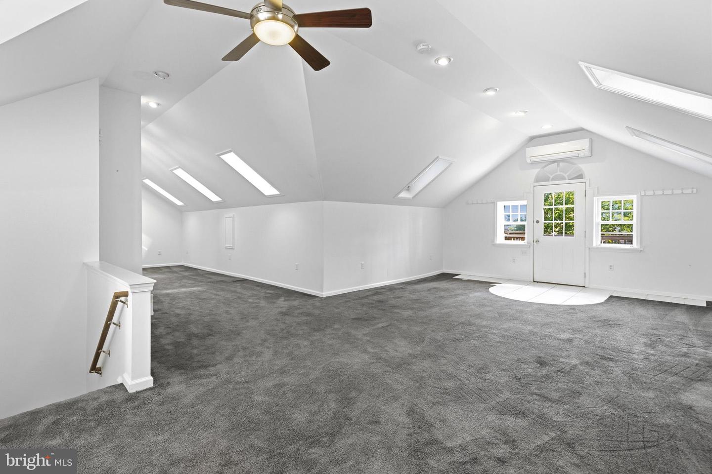 956 Fairfield Rd Property Photo 38