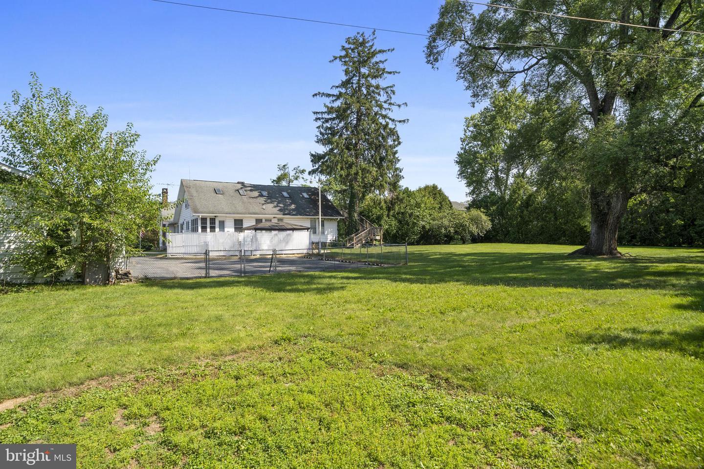 956 Fairfield Rd Property Photo 61