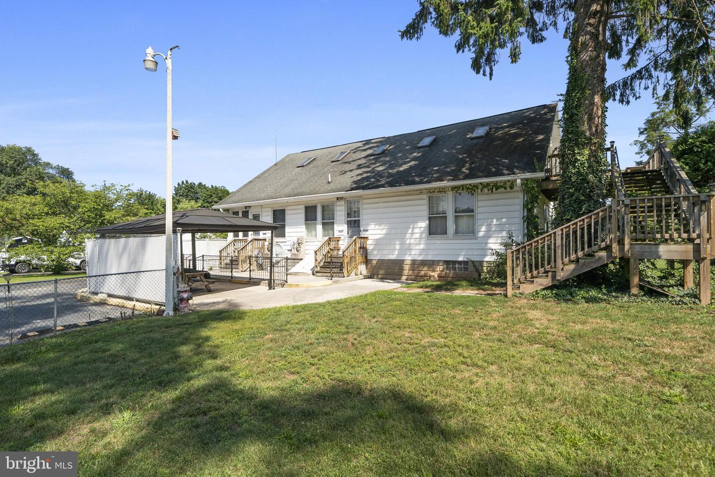 956 Fairfield Rd Property Photo 62