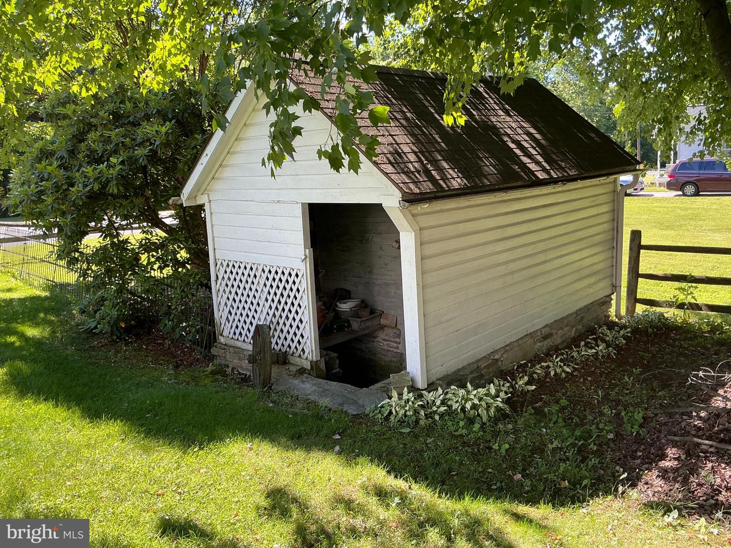 153 S Main St Property Photo 9