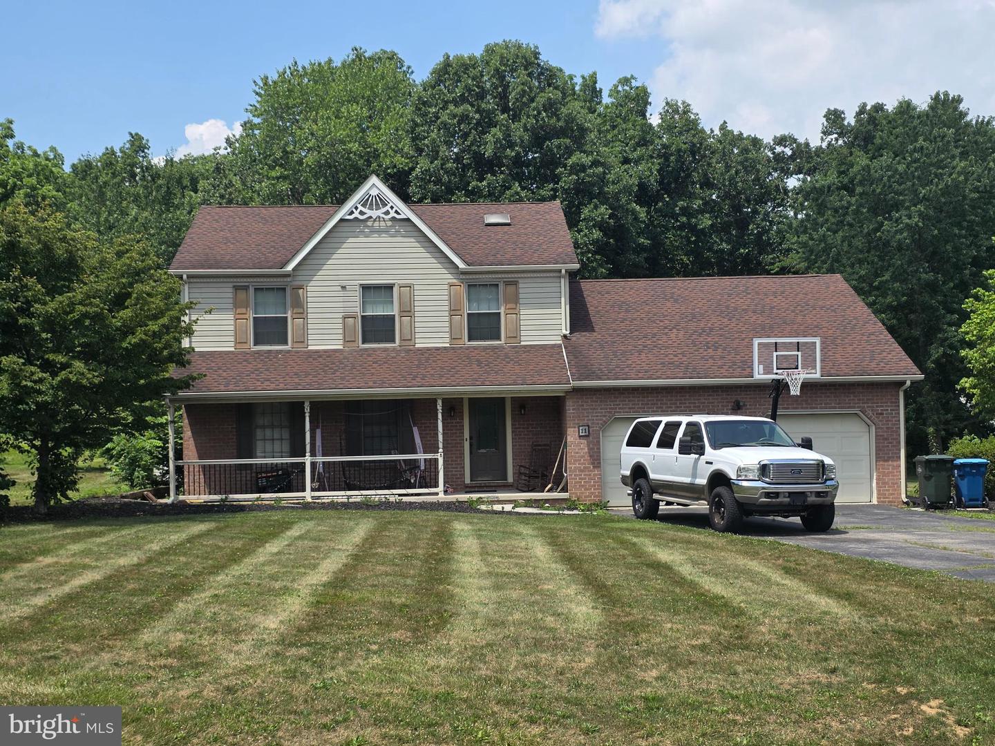 11 Longstreet Dr Property Photo 1