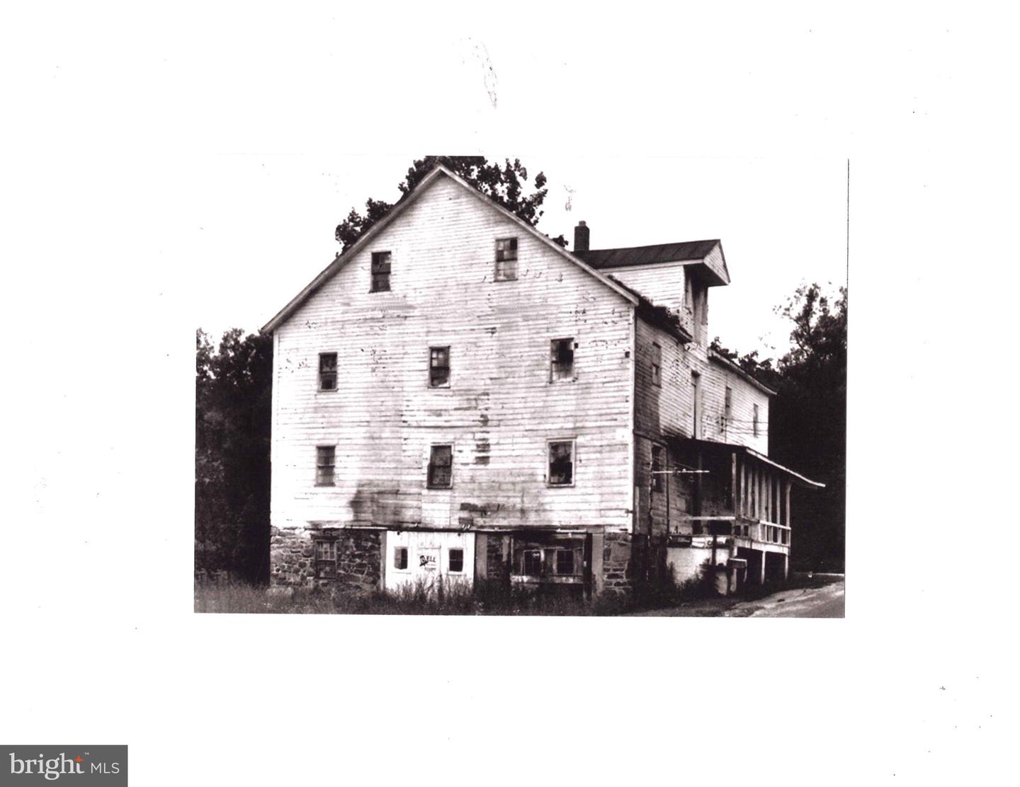 624 Center Mills Rd Property Photo 1