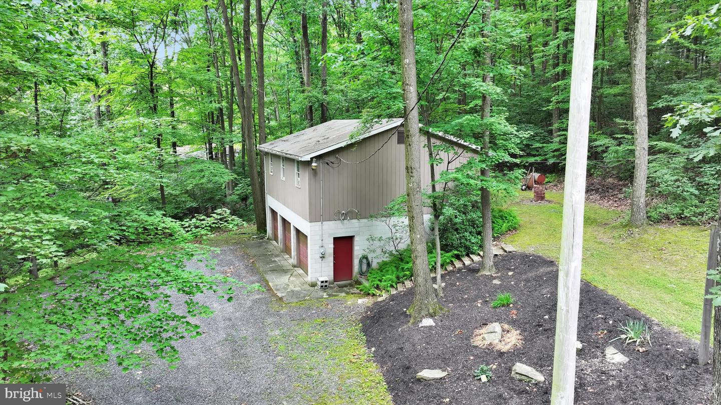 15 Ed Ave Property Photo 11