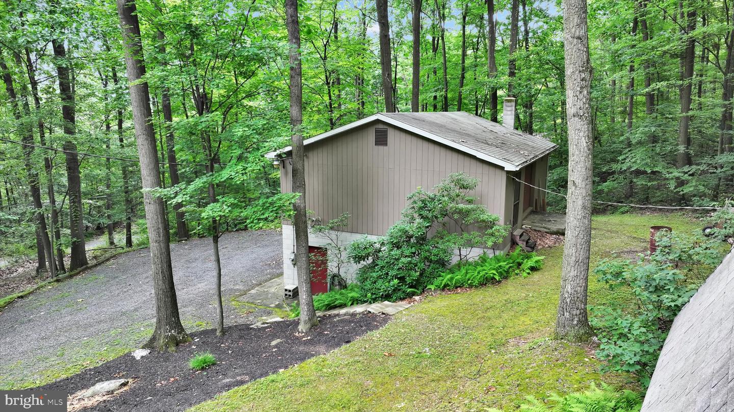 15 Ed Ave Property Photo 12