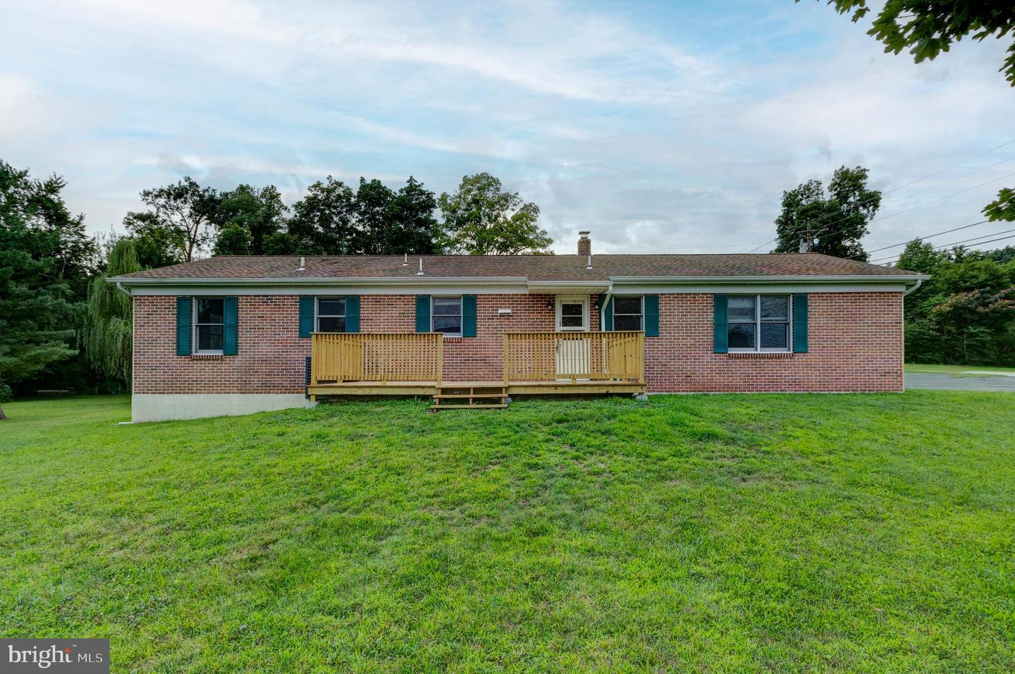 12 Longstreet Dr Property Photo 1