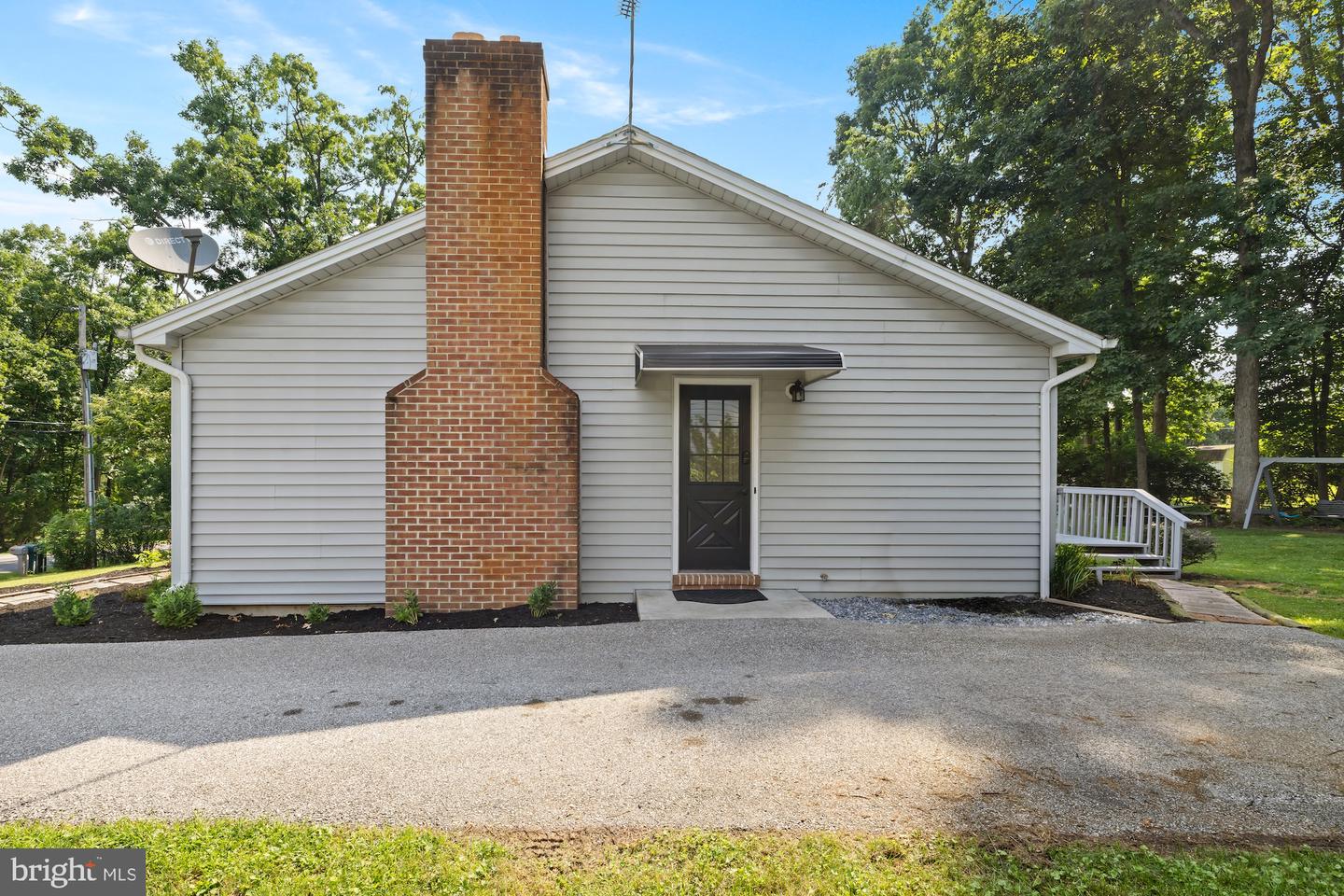 16 Halleck Dr Property Photo 11