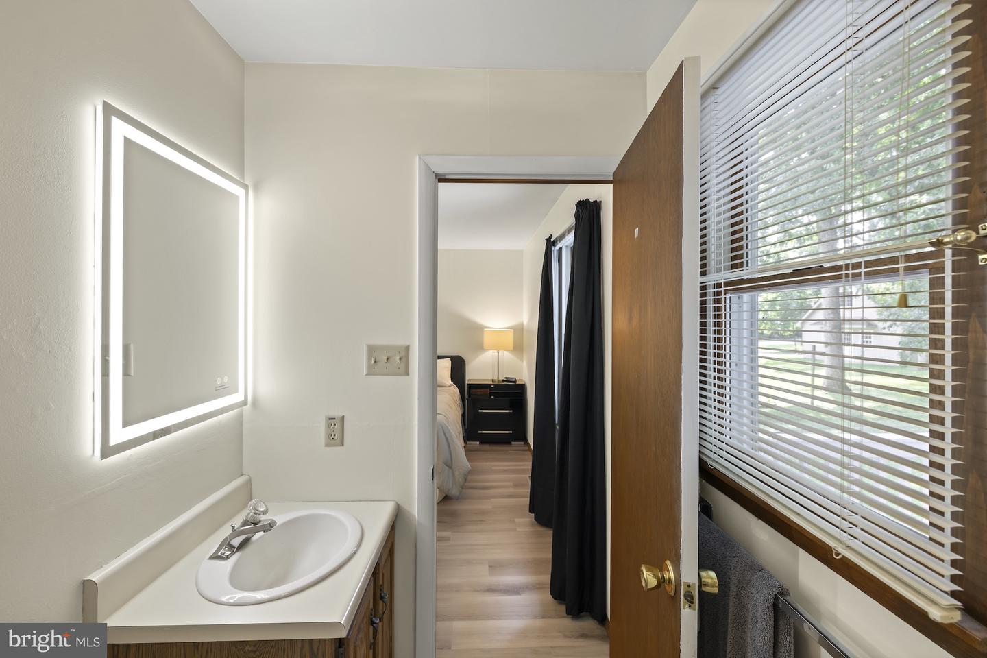 16 Halleck Dr Property Photo 35