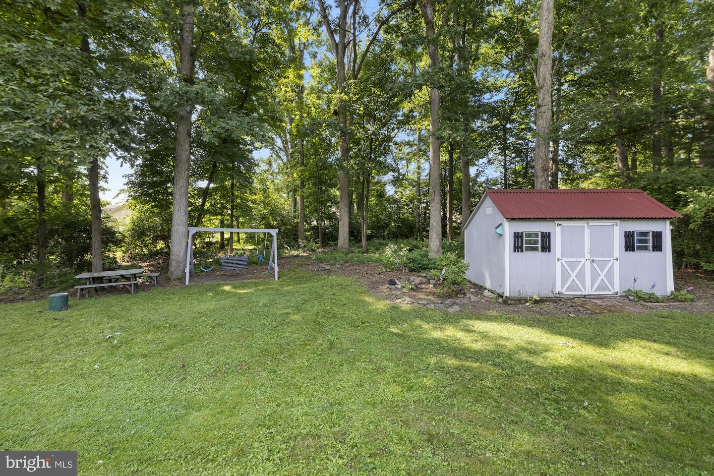 16 Halleck Dr Property Photo 47