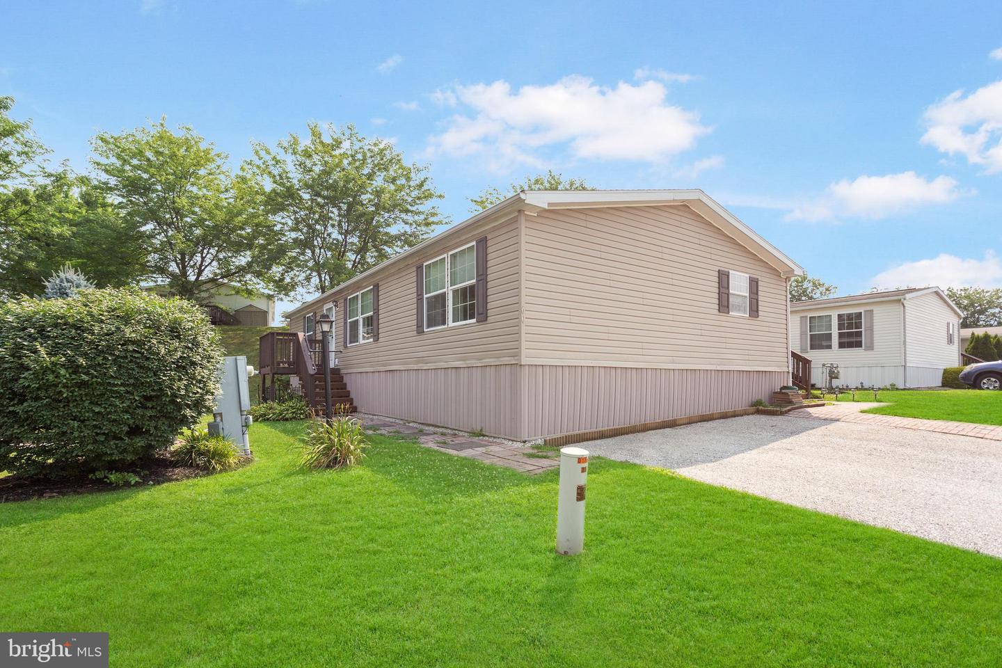 60 BROADWING DR Property Photo 1