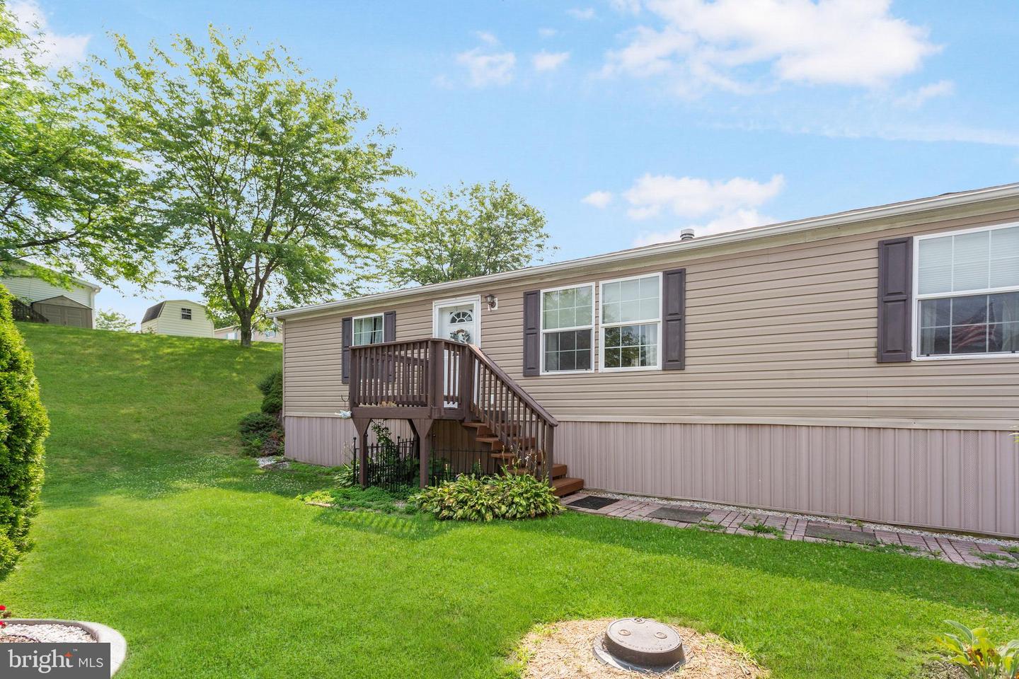 60 Broadwing Dr Property Photo 2